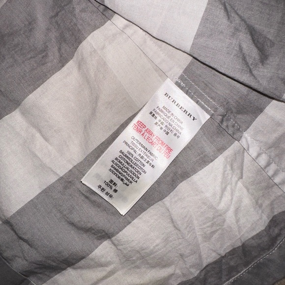 Toddler BURBERRY button up. (AUTHENTIC) - Picture 3 of 5